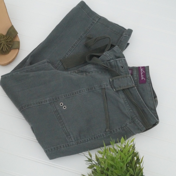 Gloria Vanderbilt Capri Jeans (Missy) - Picture 2 of 8